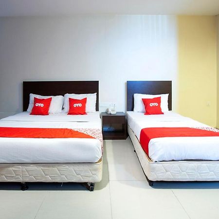 Oyo 89966 Green World Hotel @ Seri Putra Kajang Bagian luar foto