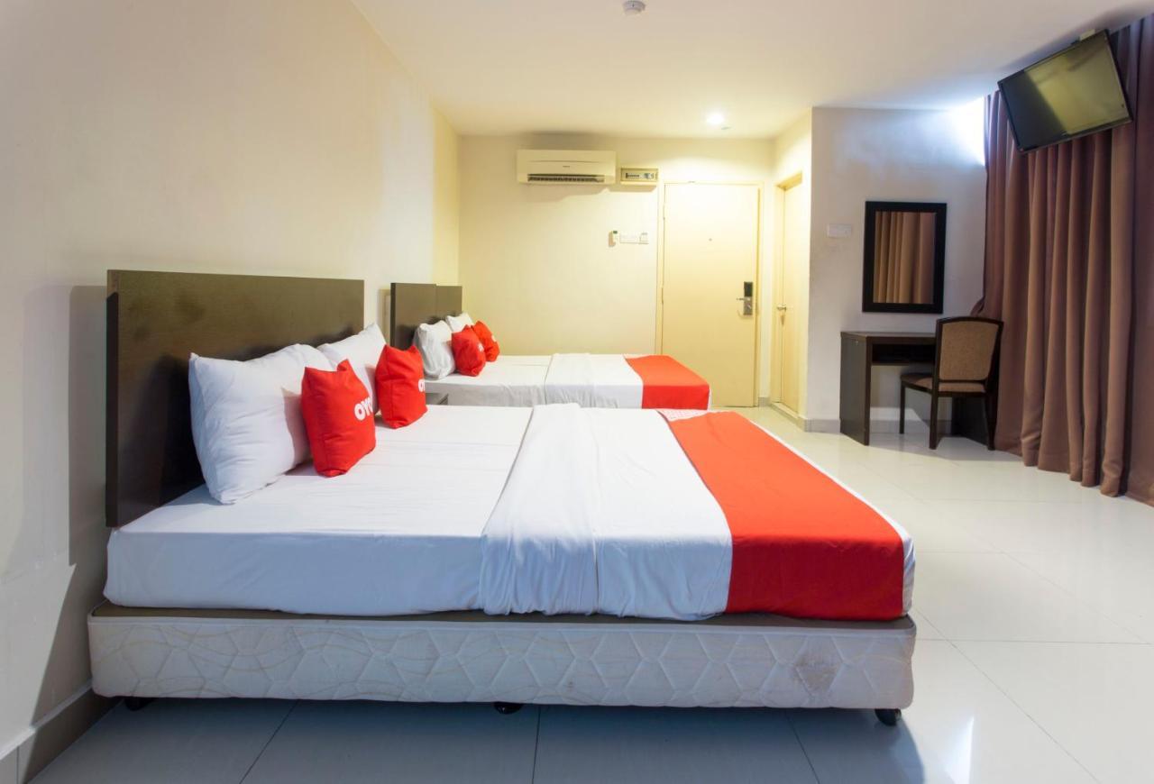 Oyo 89966 Green World Hotel @ Seri Putra Kajang Bagian luar foto
